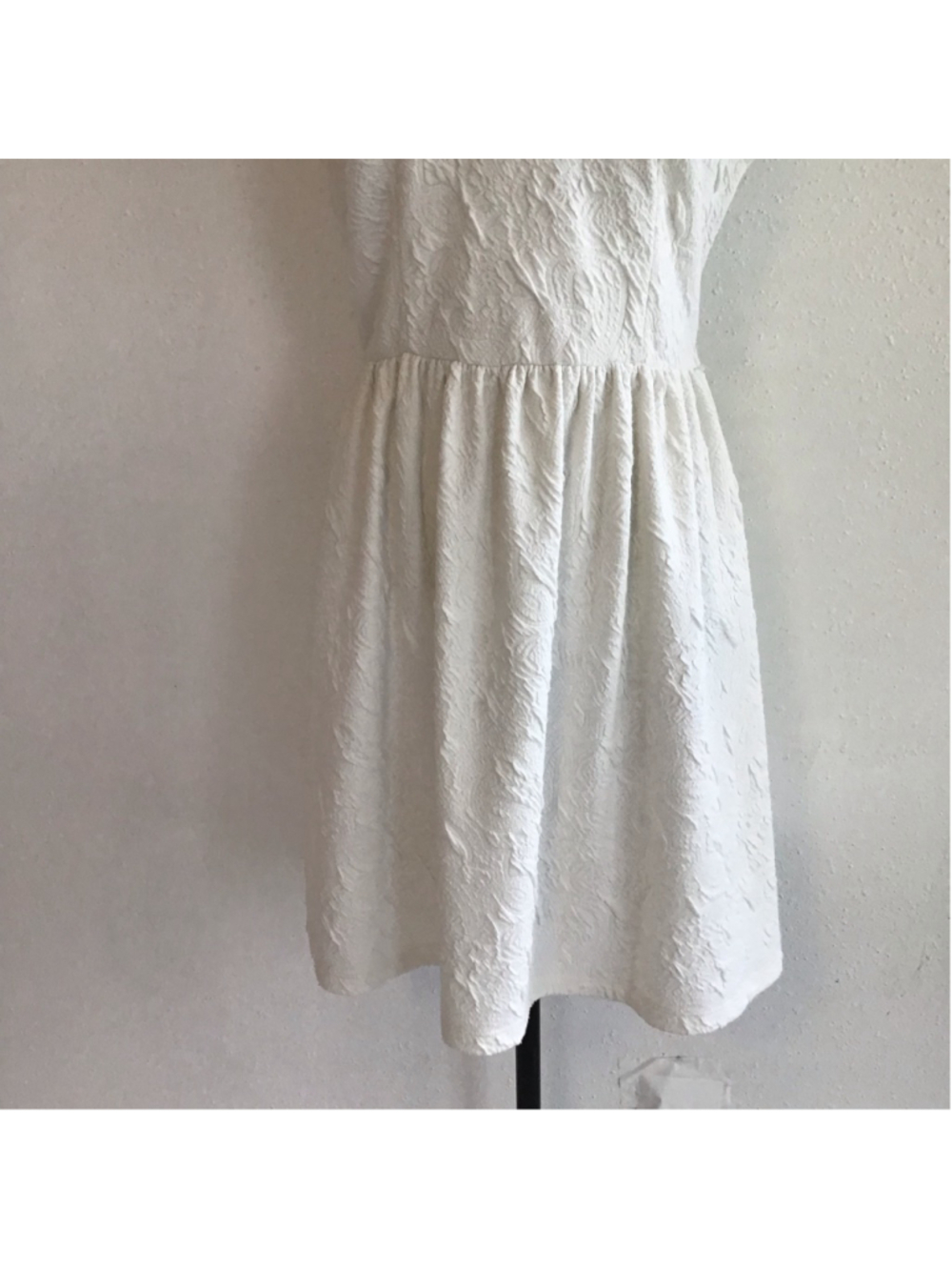 Everly Women Elegant Summer Fun White Textured V-Neck Mini Dress Size L - Picture 7 of 11